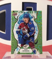 Alex Newhook 2021-22 - Green Parralel Rookie Ud Ice #112